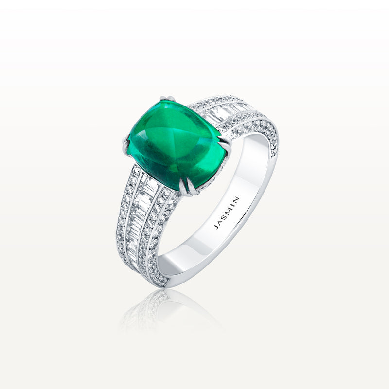 Sugar-loaf Colombian Emerald Diamond Ring